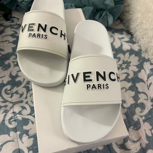 Givenchy pool slides